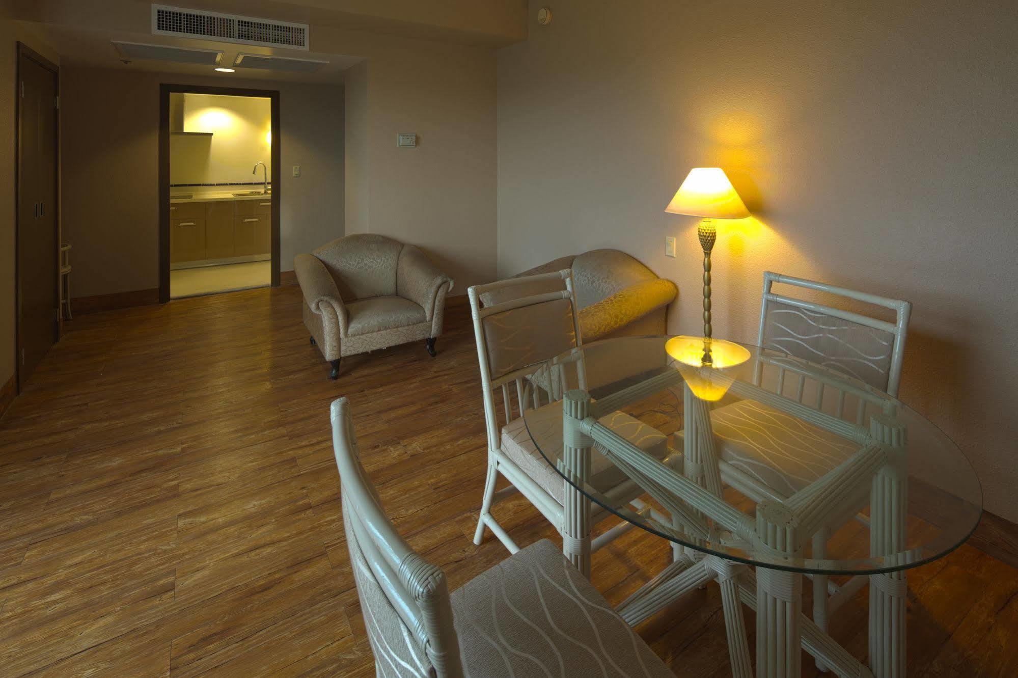 Verona Resort & Spa Tumon Buitenkant foto